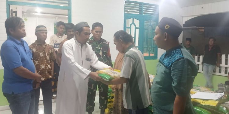 Peduli Sesama, Kades Suka Jaya Salurkan Ratusan Sak Beras Ke Warga Kurang Mampu