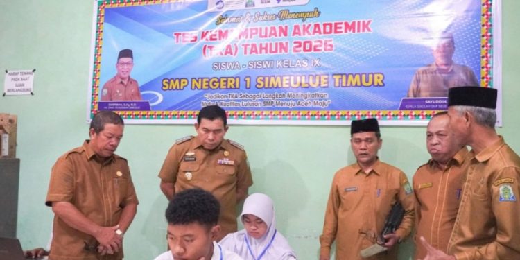 Bupati Simeulue Hadir di Tengah Ujian TKA, Beri Motivasi Ke Siswa