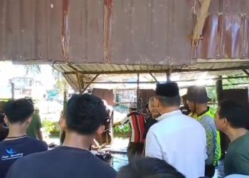 Anggota DPRA Iskandar Serahkan Hewan Qurban, Warga Sinabang Puji Sosok Merakyat