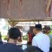 Anggota DPRA Iskandar Serahkan Hewan Qurban, Warga Sinabang Puji Sosok Merakyat