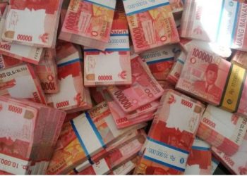 Nenek Tukang Parkir Gagalkan Pencurian Rp3,6 Miliar, Uang Nasabah Bank Selamat