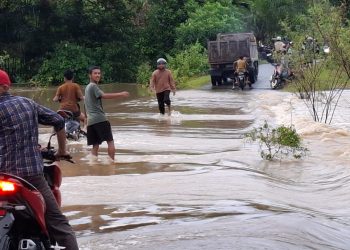 Diguyur Hujan, Jalan di Simeulue Terendam Hingga 50 Sentimeter