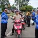 Kabut Asap Selimuti Simeulue, BPBD Bagikan Masker Ke Masyarakat