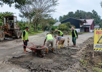 PUPR Simeulue Mulai Benahi Jalan Rusak Menuju Pelabuhan Feri